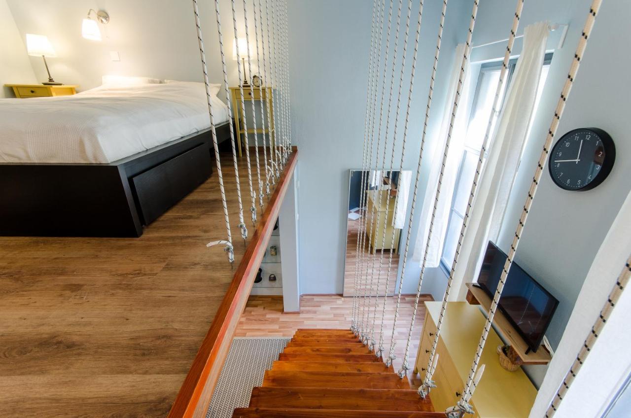 Paulay'S Studio Apartment In The City Center. ブダペスト エクステリア 写真