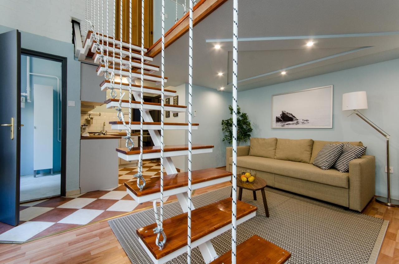 Paulay'S Studio Apartment In The City Center. ブダペスト エクステリア 写真