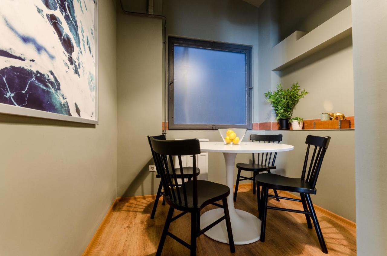 Paulay'S Studio Apartment In The City Center. ブダペスト エクステリア 写真