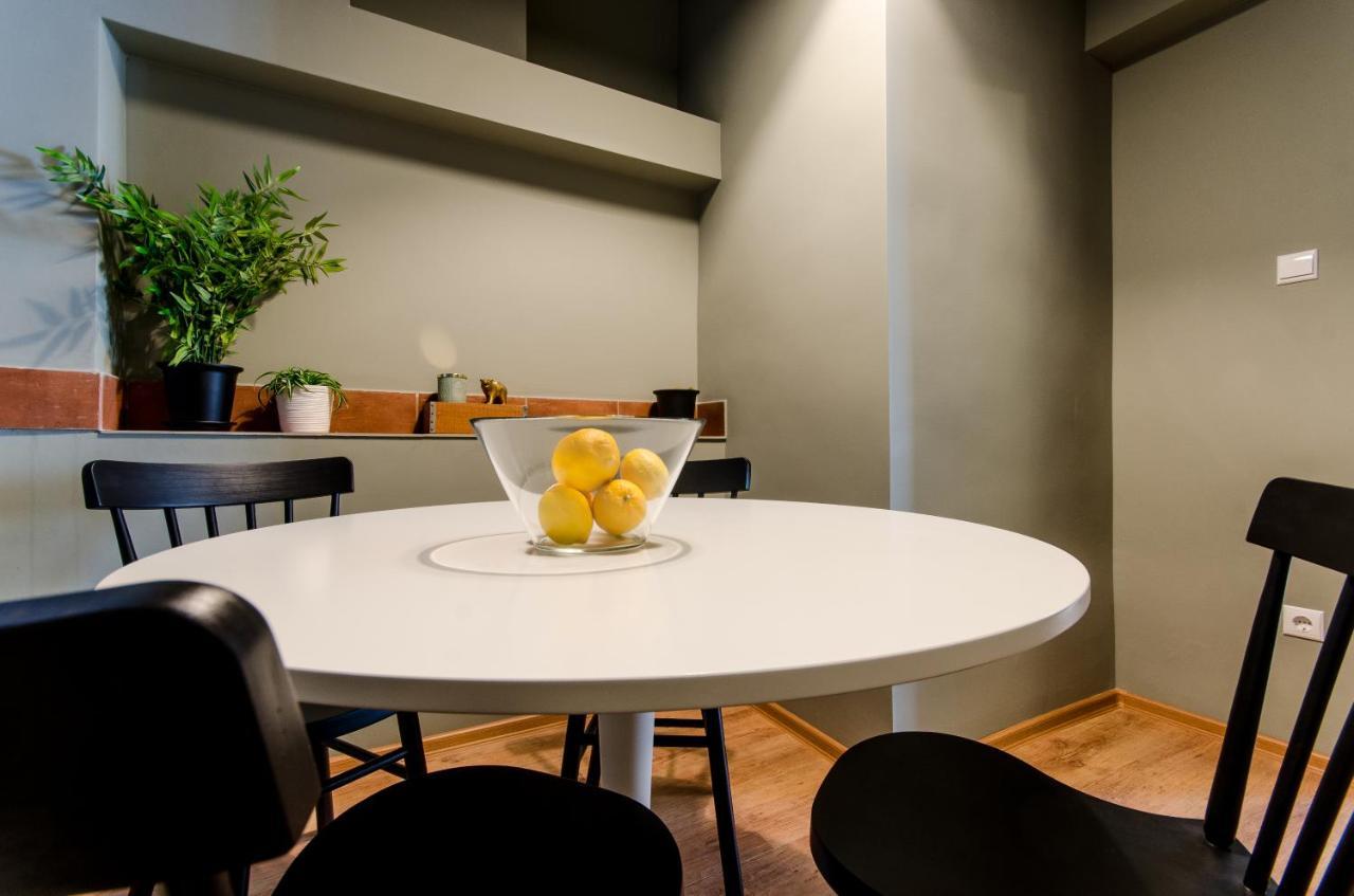Paulay'S Studio Apartment In The City Center. ブダペスト エクステリア 写真