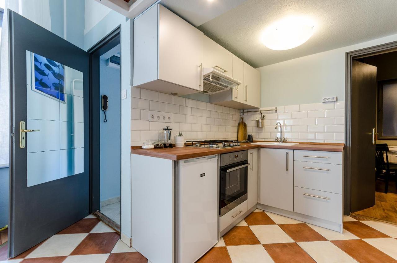 Paulay'S Studio Apartment In The City Center. ブダペスト エクステリア 写真